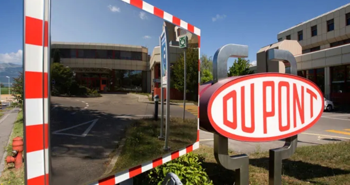 DuPont plans to spin off its electronics business