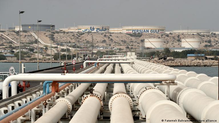 International Oil Prices Jump: Iran Attacks Israel, Ceasefire Hanging by a Thread